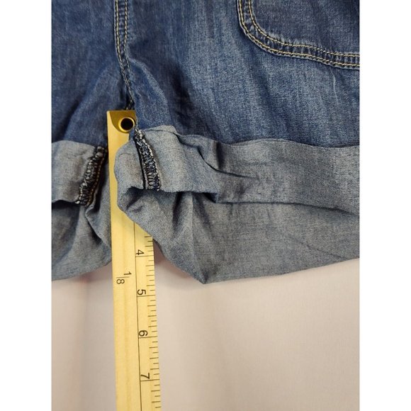 Lauren Conrad Shorts Womens 8 Blue Chambray Flip Pockets Momcore Cuffed Shorts - Picture 6 of 11